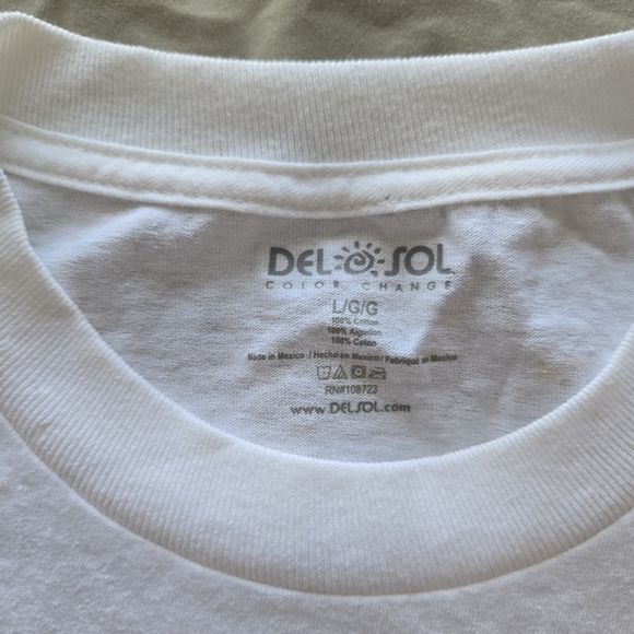 Del Sol Colorchanging White Graphic T-Shirt - Picture 4 of 7